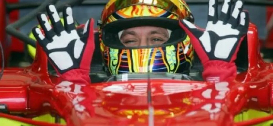 Valentino Rossi veloce anche con la Ferrari