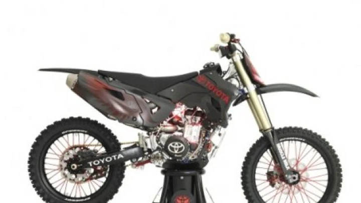 Concept JGRMX: una moto da cross marchiata Toyota