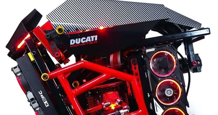 Monster PC: il computer che sembra una Ducati