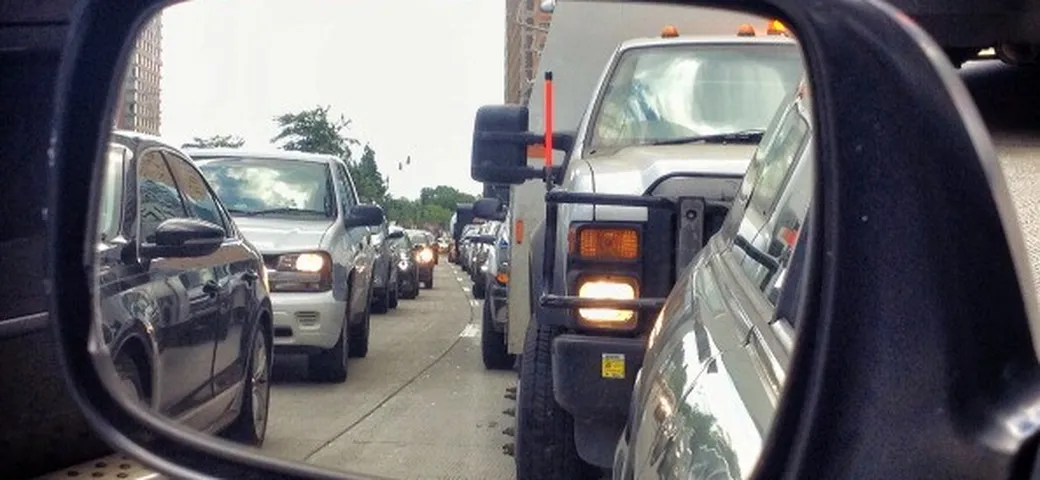 Truffe agli automobilisti: la truffa dello specchietto [Video]
