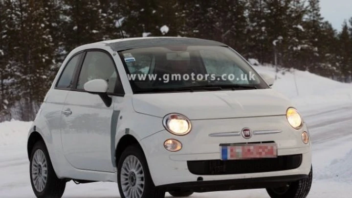 Fiat 500: foto spia di un esemplare con assetto rialzato