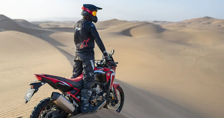 Honda Africa Twin 1100: pedane "rally" in omaggio per celebrare la vittoria della Dakar 2020