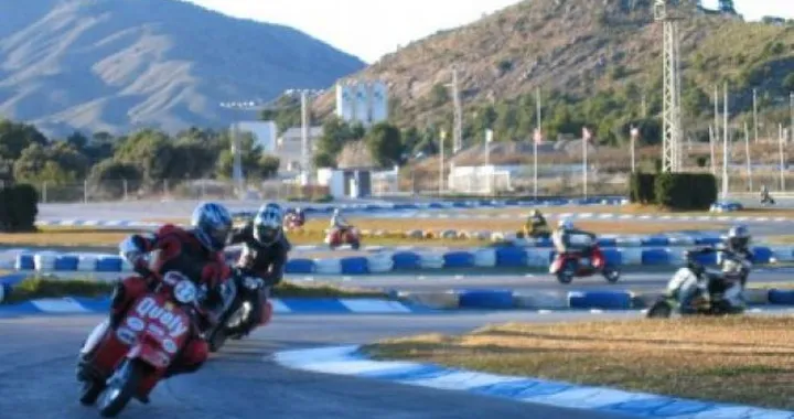 Vespa e Lambretta spagnole: 6 ore endurance su pista da Kart