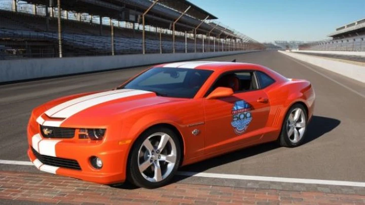 Chevrolet Camaro: disponibile in serie limitata una replica della Pace Car utilizzata per la 500 miglia di Indianapolis