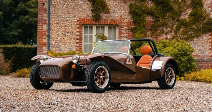 Caterham Super Seven, due nuove versioni per i track day