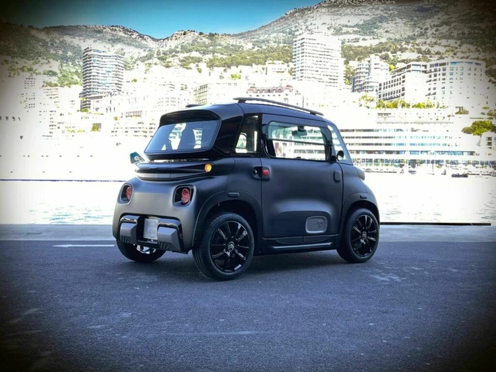 Citroën Ami Castagna Milano