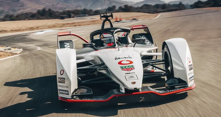 Porsche 99X Electric: svelata la monoposto elettrica