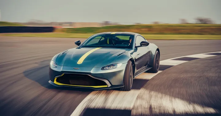 Aston Martin Vantage AMR: cambio manuale, ma solo per pochi eletti