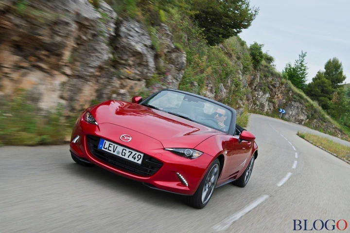 Nuova Mazda MX-5: la prima prova su strada