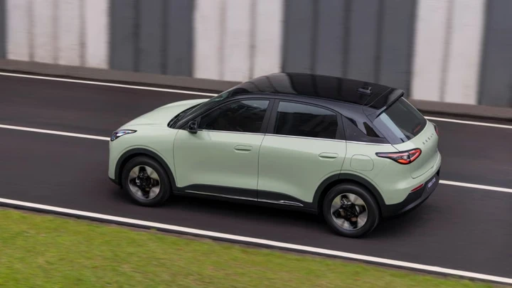 Geely E2, l’elettrica da 20.000 euro arriva in Italia