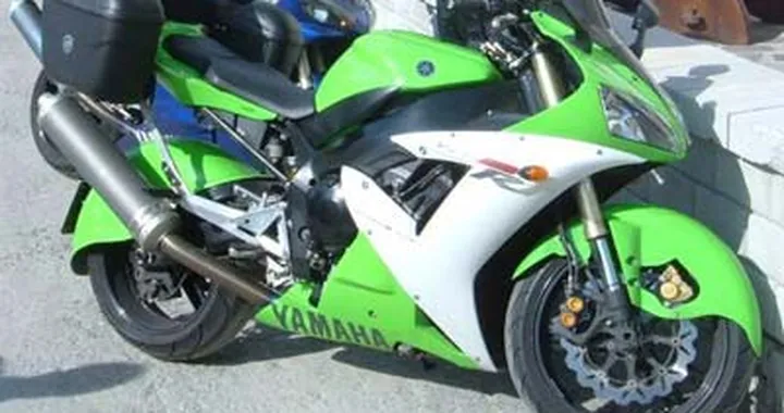 Yamaha R1 da turismo?