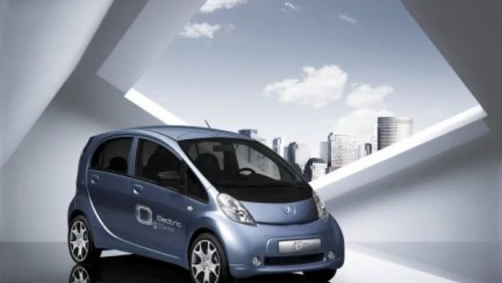Peugeot iOn: 500 euro al mese per la piccola elettrica in Francia
