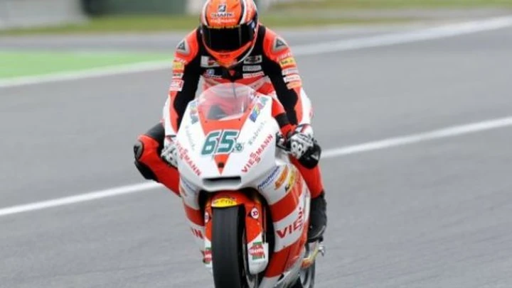 Moto2: Stefan Bradl vince al Montmelò. Sul podio anche Marquez ed Espargarò