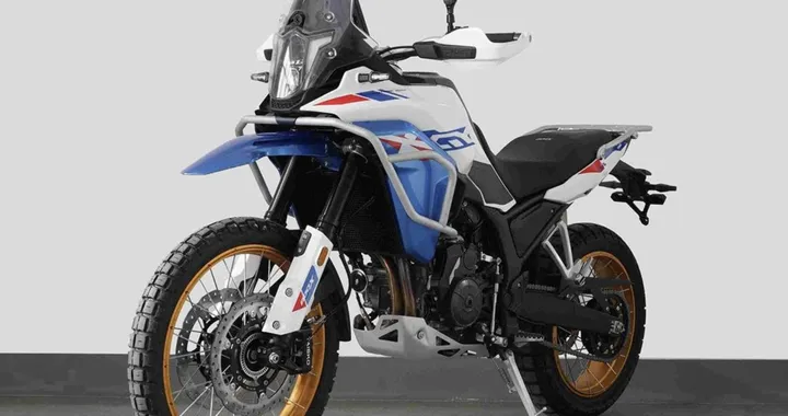 Kove 800X 2026 cambia look: spunta il nuovo design adventure