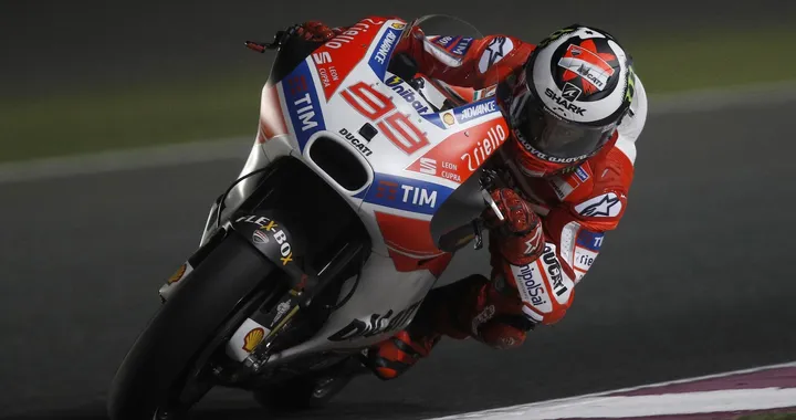 FP1 Qatar, Lorenzo 5°: "Devo cambiare qualcosa". Lontano Dovi