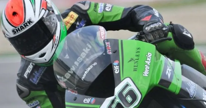 Superpole-lotteria con Sykes (Kawasaki) in vetta. Biaggi (settimo) si difende. Ottimi Scassa e Lanzi. Male le Ducati