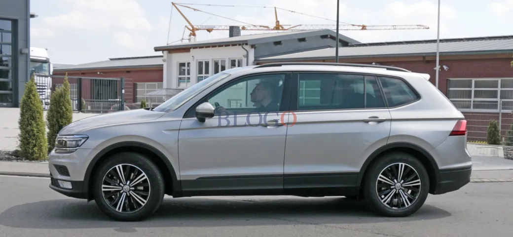 Le foto spia della Volkswagen Tiguan a passo lungo