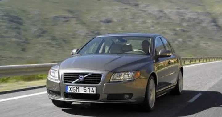 Svezia: 2,6 miliardi di aiuti pubblici per Volvo e Saab