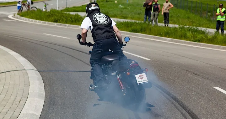 Nuovo record mondiale di burn out più lungo