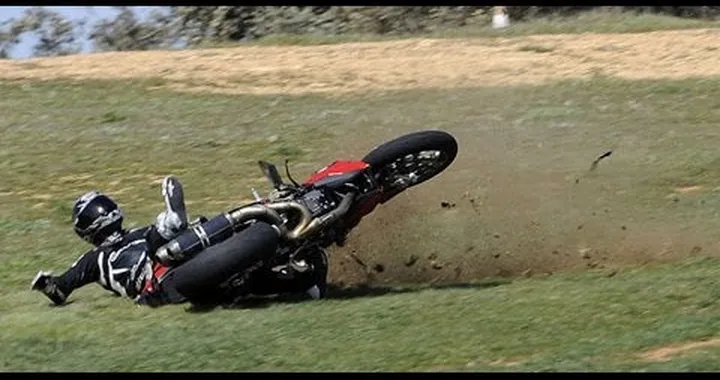2010 Ducati Streetfighter Motorcycle Crash