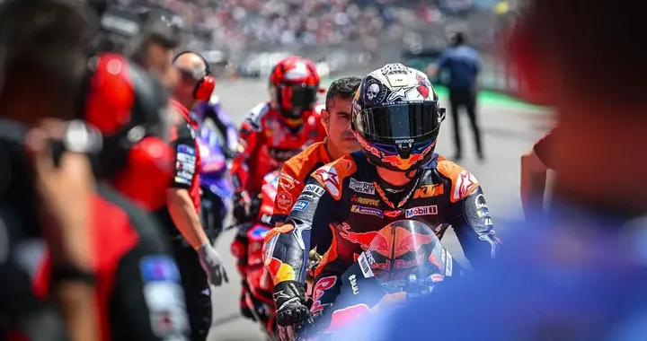 Il futuro incerto di Pedro Acosta: tra KTM e VR46 è sfida aperta