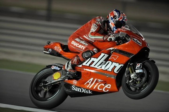 Casey Stoner punta al bis, Melandri al riscatto