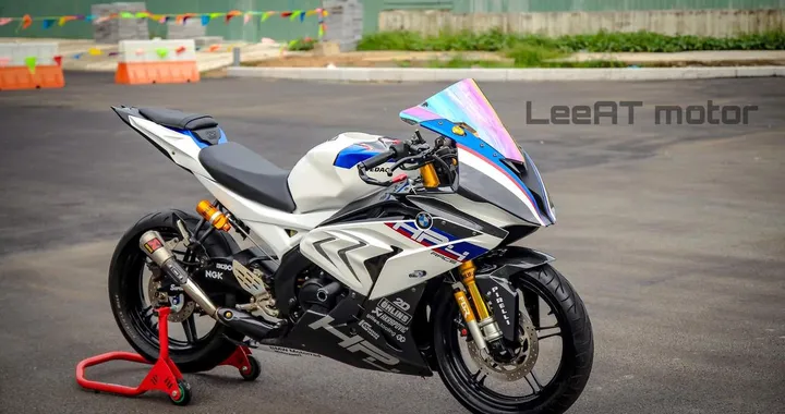 La Yamaha YZF-R15 che vuole essere una BMW HP4 Race