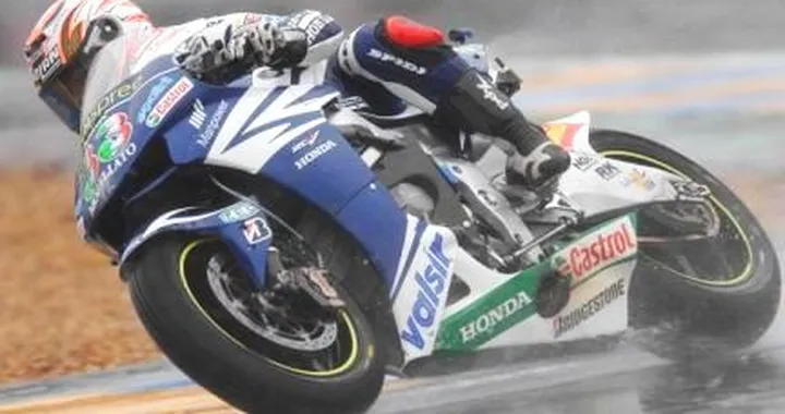 MotoGP: FP1, sul bagnato  Melandri c'è