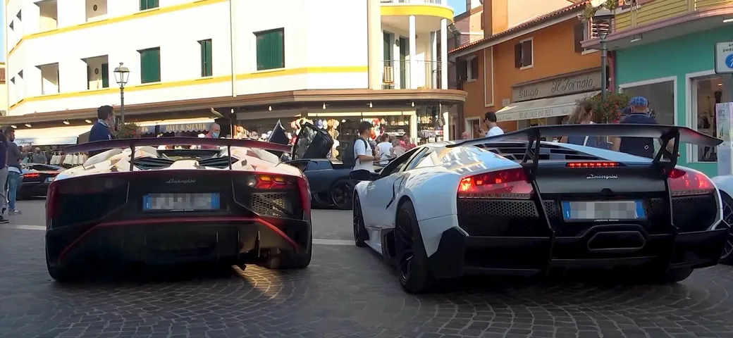 Lamborghini Murciélago SV o Aventador SV: battaglia sonora [Video]