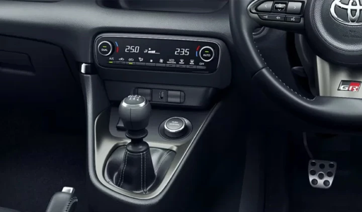 Toyota studia il cambio manuale per auto elettriche