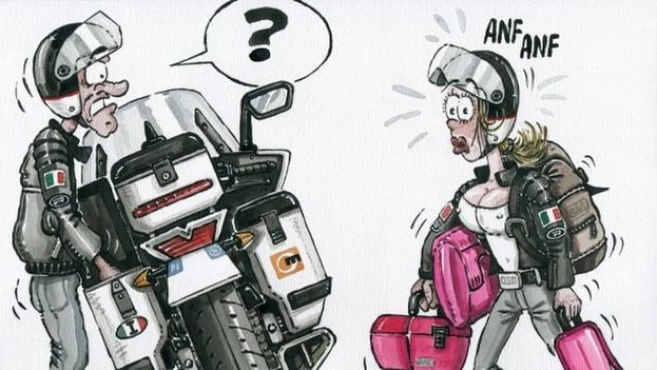 Mototurismo, quando la zavorrina esagera
