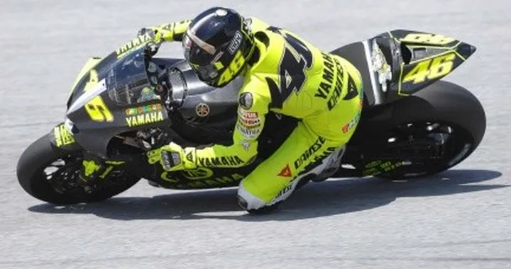 Sepang: Valentino vola, Colin subito dietro