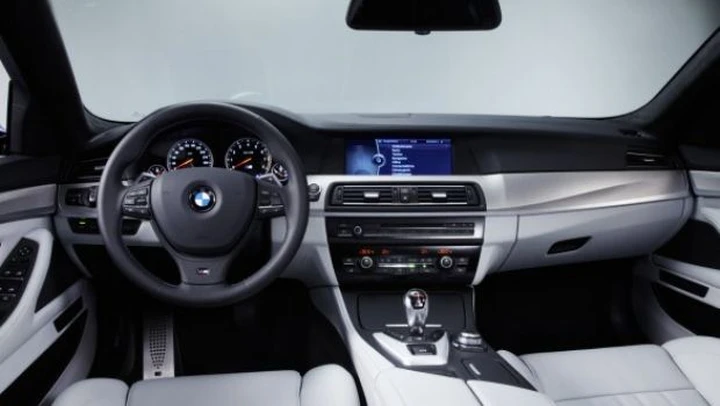 Bmw M5 F10: in America con cambio manuale