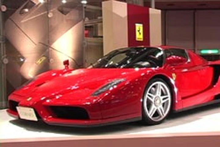 Mi regalate una Ferrari?