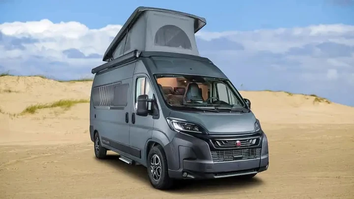 Questo camper da 6 metri costa meno di 45.000 euro: dentro non manca quasi nulla