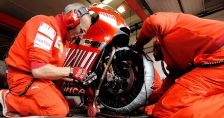 Ducati MotoGP 2009: Livio Suppo conferma 5 Desmosedici GP9 Factory per tutti i Team