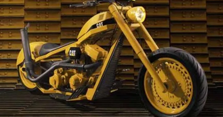 Foto del giorno: moto custom Caterpillar