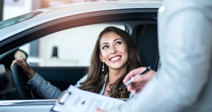 Assicurazione auto online a rate ed economica: con Prima a partire da 131 euro l'anno
