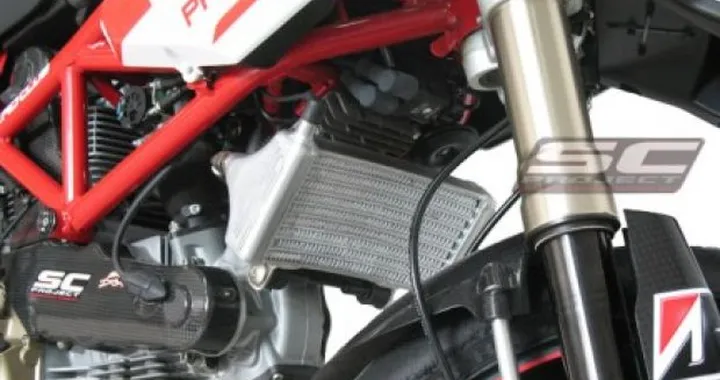Radiatore Olio maggiorato SC per Ducati Hypermotard