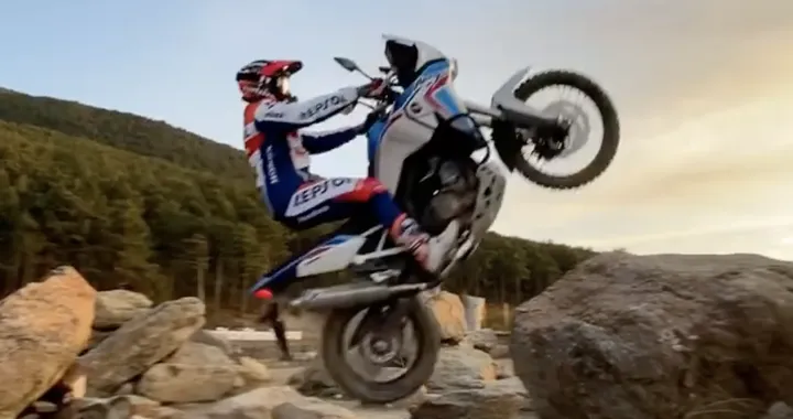 Si può fare trial con una Honda Africa Twin? Toni Bou dice di sì (Video)