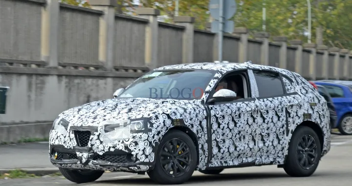 Alfa Romeo Stelvio: nuove foto spia su strada