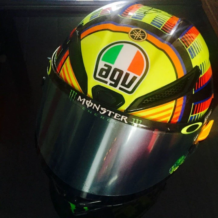 1Caffè Onlus: oltre 10.000 € per il casco di Rossi