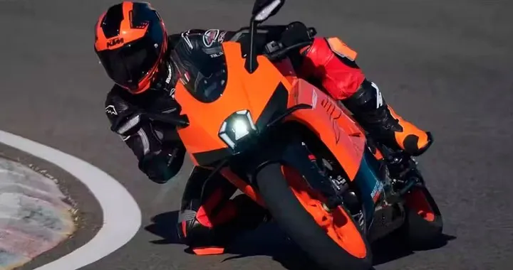 KTM 450 RC: la sportiva twin che può cambiare il segmento A2