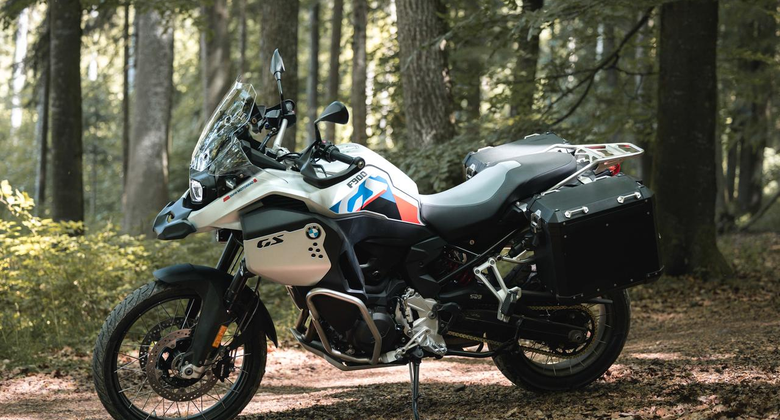BMW F 900 GS F 900 GS Adventure ed F 800 GS debuttano le nuove versioni delle enduro