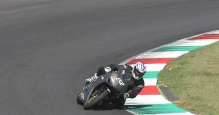 Scatto in Corsa: Honda Bastoner in azione al Mugello