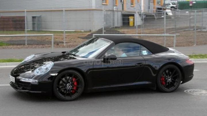 Porsche 991 Cabriolet: i segreti del tetto in tela