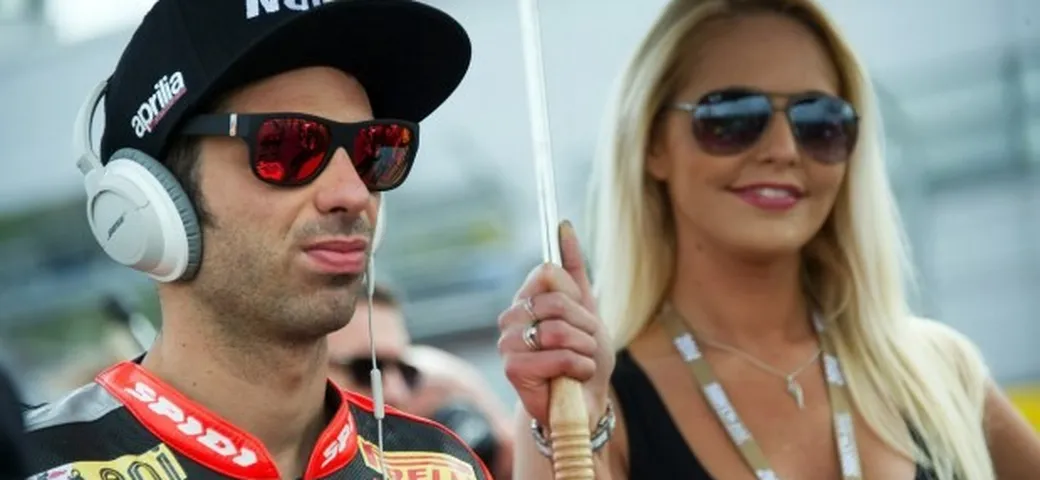 Aprilia: Melandri verso la MotoGP, Haslam al suo posto in SBK nel 2015?