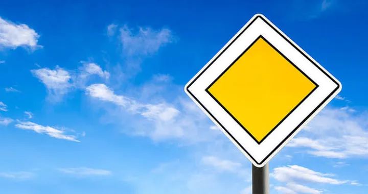 Rombo giallo sulla strada, cosa significa questo segnale
