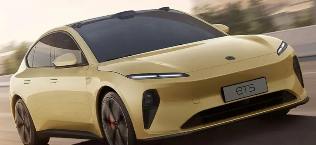 Nio ET5, l’elettrica cinese da 1000 km di autonomia