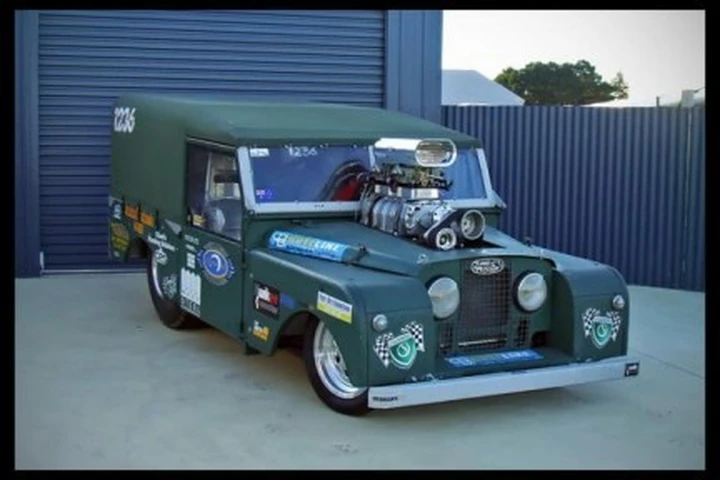 La fiera dell'impossibile: Land Rover Defender Dragster